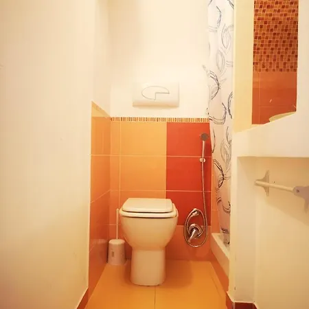 Pensión Just House